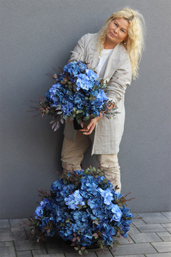 Navy Hortensje Deluxe, bukiet nagrobny we wkładzie do wazonu, wys.45cm 