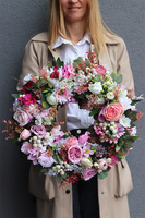 Urete, kwiatowy wianek na drzwi