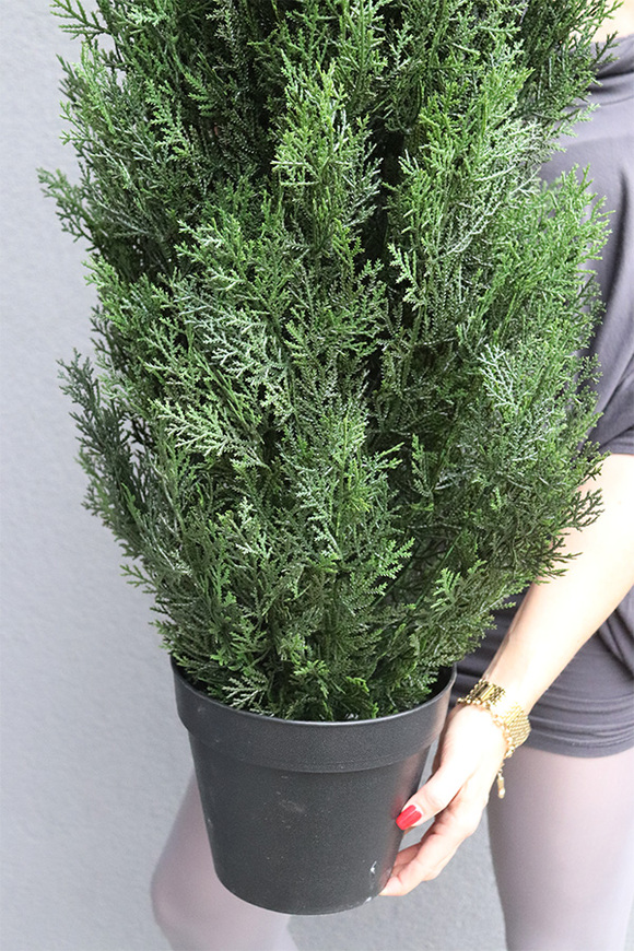 Tuja, drzewko sztuczna roślina w doniczce