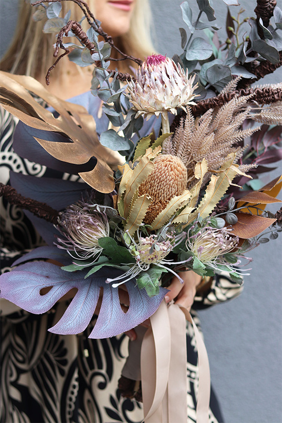 Neruta Mortario, duży nowoczesny bukiet nagrobny