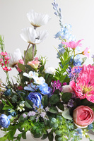 Kreoneta Ledireta, kompozycja kwiatowa w pucharze