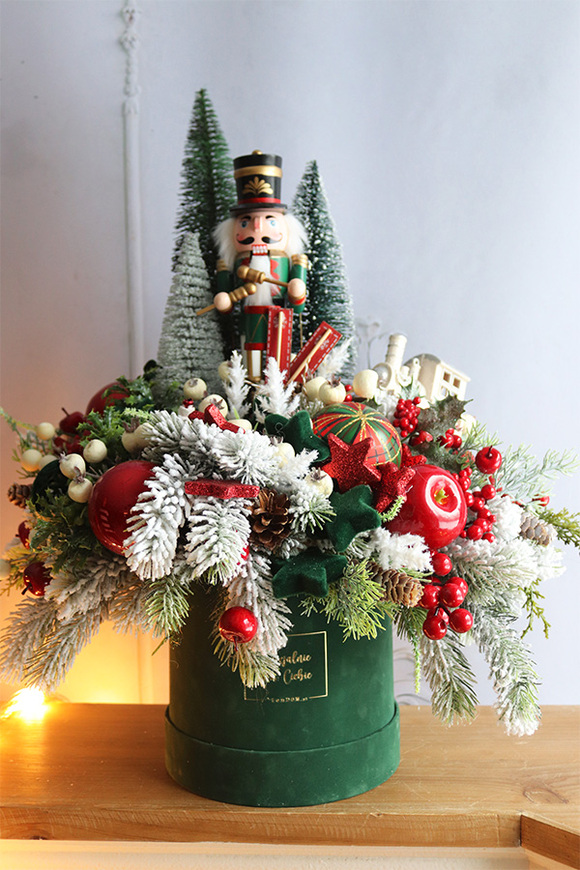 Dziadek do Orzechów Green, flowerbox świąteczny