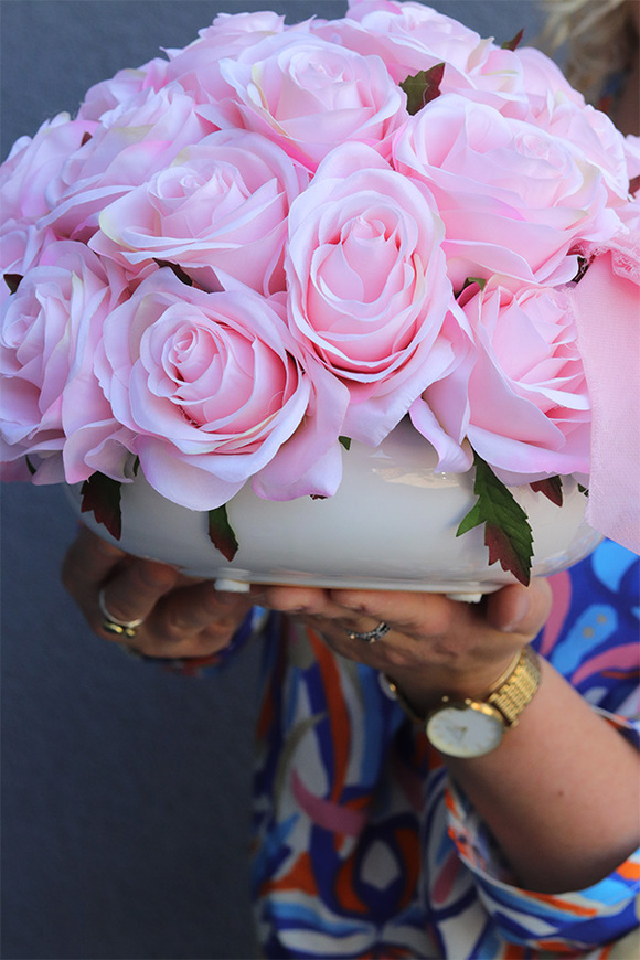 Pink Roses, kompozycja kwiatowa w misie