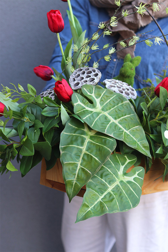 Tulipa Red, dekoracja nagrobna z tulipanami, wym.55x84cm