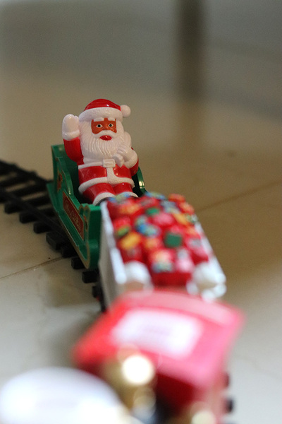 Christmas World, choinka z dekoracją LED i pociągiem