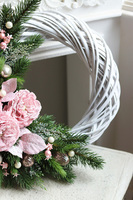 Mroźny Róż, dekoracyjny wianek zimowy