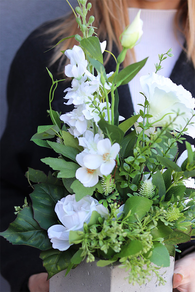 Luizjana Concrete 2, kompozycja kwiatowa