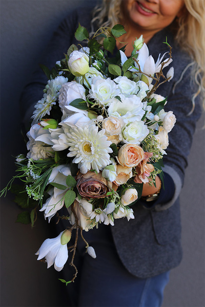 Biel Dekore, kompozycja kwiatowa w naczyniu