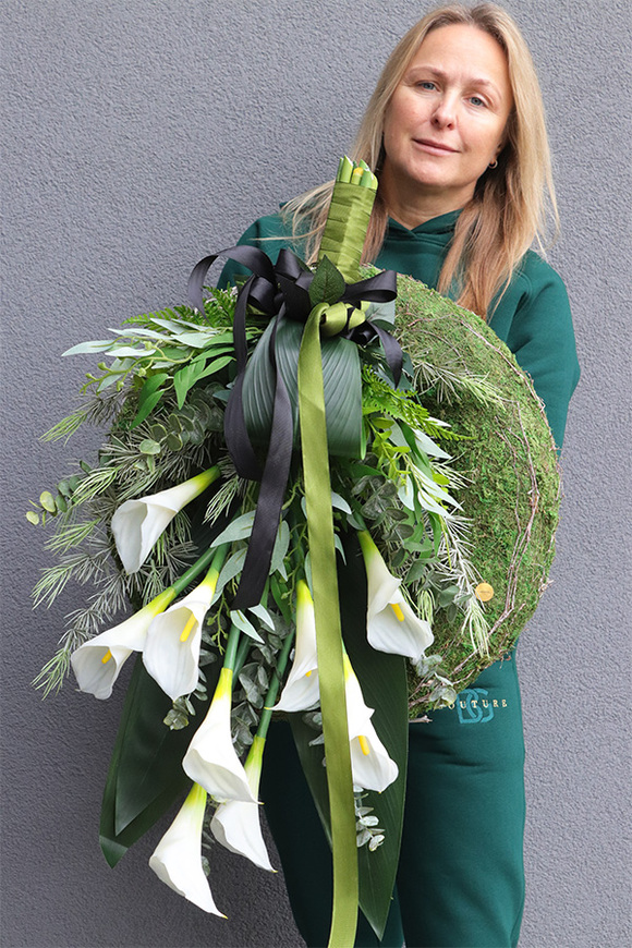 Biel Kalii, elegancki wieniec nagrobny