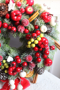 Czerwone Korale, bożonarodzeniowy wianek na drzwi, śr.27cm 