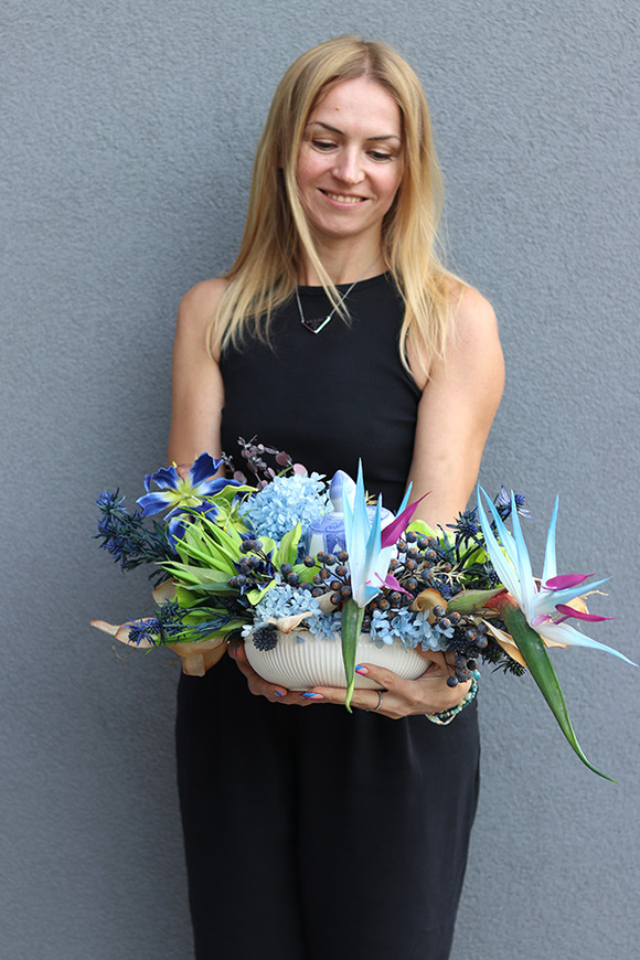 Amfora Italia, kompozycja kwiatowa z ceramiką, wym.22x70x30cm