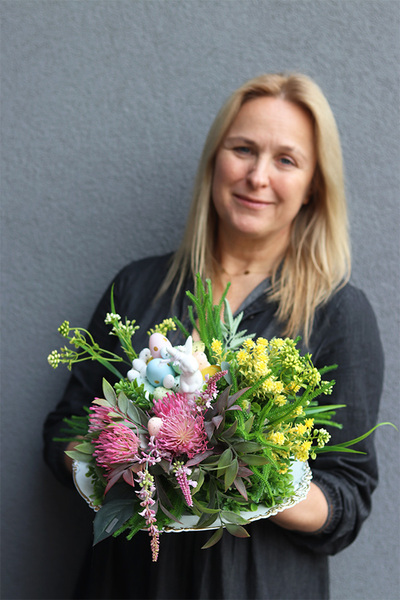 Delicatne Pudry, stroik wielkanocny na talerzu