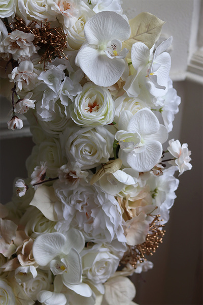 Kremowa Kraina, elegancki wianek na drzwi