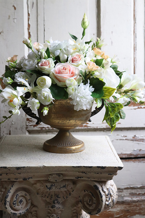 Esmeralda, bogata kompozycja kwiatowa w pucharze, wym.38x45cm