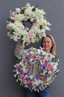 Białe Bzy, wiosenny wianek z bzami