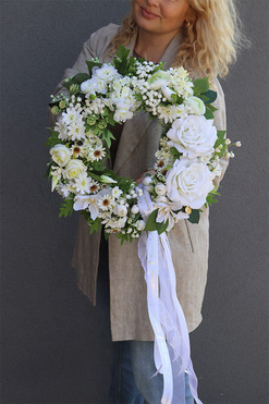 OD RĘKI First Comunion, wianek komunijny z białych kwiatów, śr.42cm