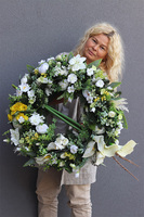 Memoriana 2, duży wieniec nagrobny z kallami