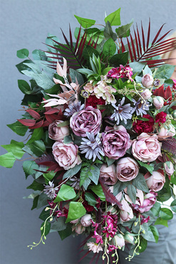 Brigitte Violet, elegancka wiązanka nagrobna, dł.75cm