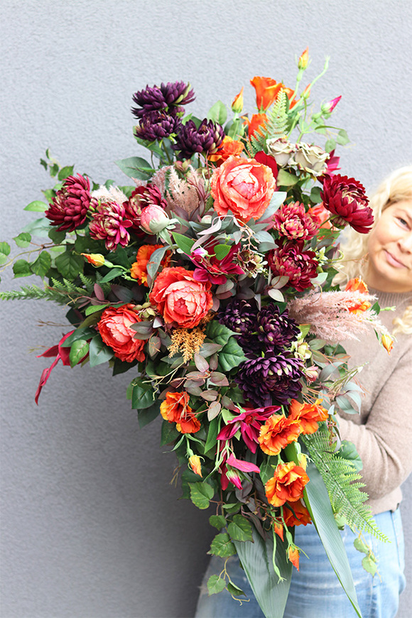 Grandma, kompozycja nagrobna w misie