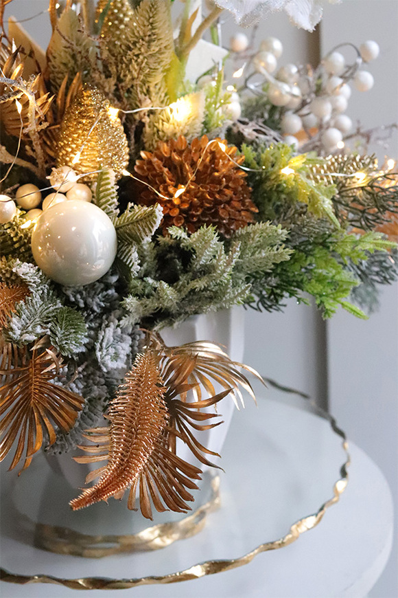 Amarylis Landia, zimowa kompozycja w osłonce