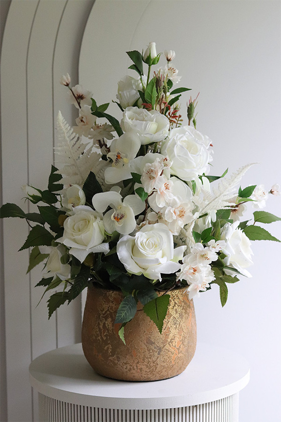 Złota Rezydencja Lorient 2, kompozycja kwiatowa w złotej misie