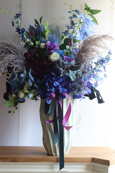 Berinada Blue, sztuczna kompozycja kwiatowa w wazonie, wys.75cm