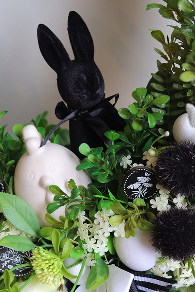 Wielkanocna 2 Aura, wielkanocny wianek na drzwi z zającem