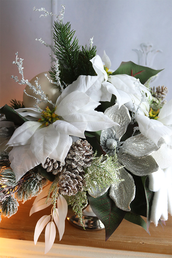 Gwiazda Betlejemska Silver, kompozycja zimowa z poinsecją