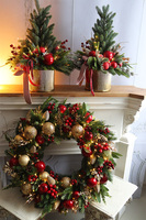 Dynastia, złoto-czerwony świąteczny wianek LED