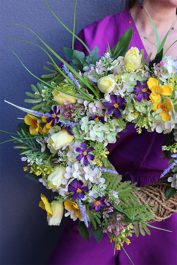 April Vibes, asymetryczny wianek dekoracyjny