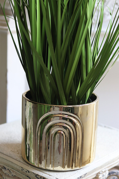 Golden Moment, sztuczna trawa w złotej donicy