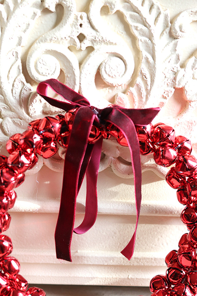 Czerwone Dzwoneczki, świąteczny wianek do powieszenia