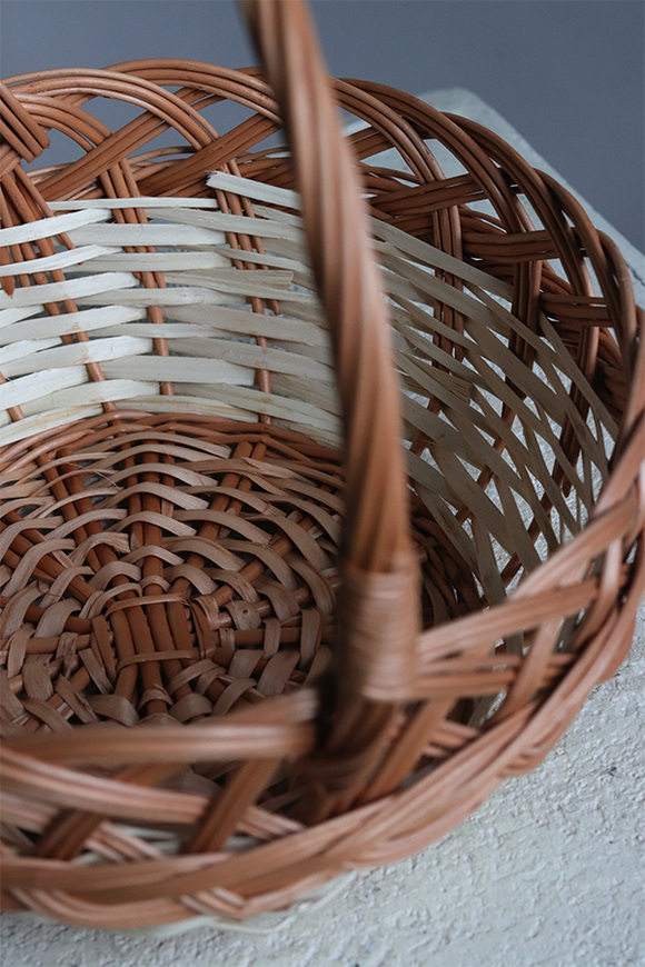 Cottage, wiklinowy koszyczek na święconkę