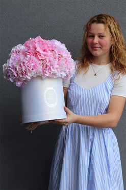 Romantica, flowerbox z różowymi hortensjami,wys.45cm