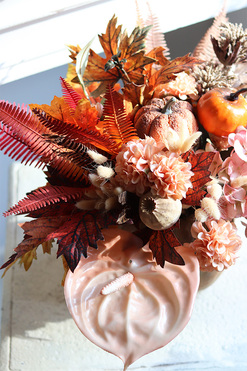 Pumpkin Latte, jesienna kompozycja w dyni ceramicznej, wym.35x47cm 