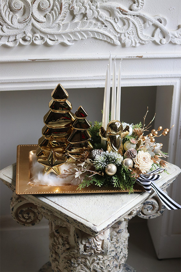 Golden Trees, adwentowy stroik ze świecami na tacce