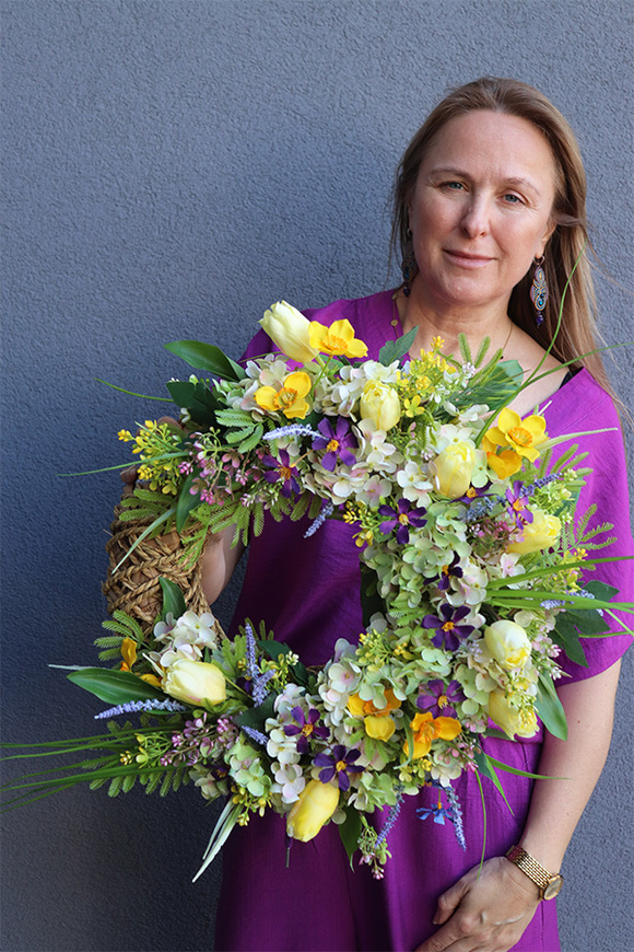 April Vibes, asymetryczny wianek dekoracyjny