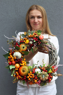 Melisa, asymetryczny jesienny wianek z dyniami, rozp.38cm