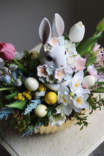 Sielanka Sweetie Bunny, stroik wielkanocny w złotym naczyniu