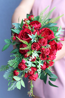 Czerwień Miłości, kompozycja z róż w białej kuli