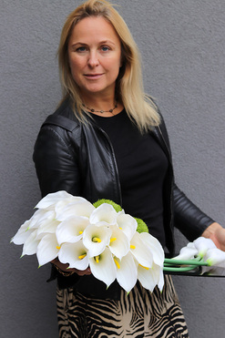 New Design White, dekoracja nagrobna na czarnej podstawie, wym.70x25cm