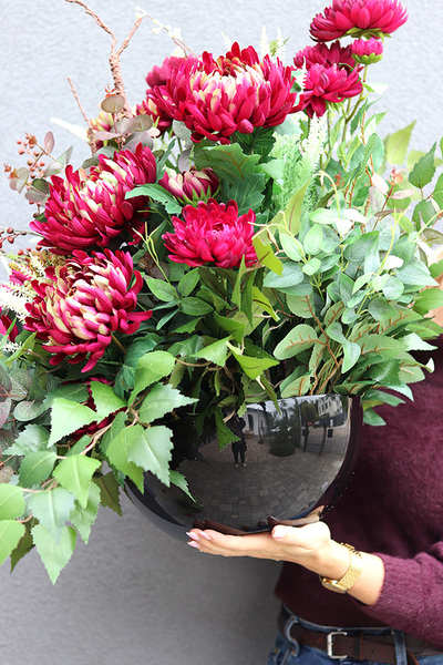 Burgunde, kompozycja nagrobna w naczyniu, wym.60x80x68cm