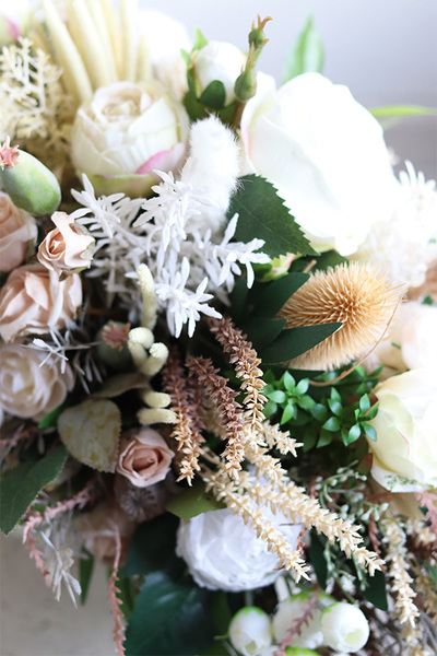 Boho Laos Romance, kompozycja kwiatowa na stół