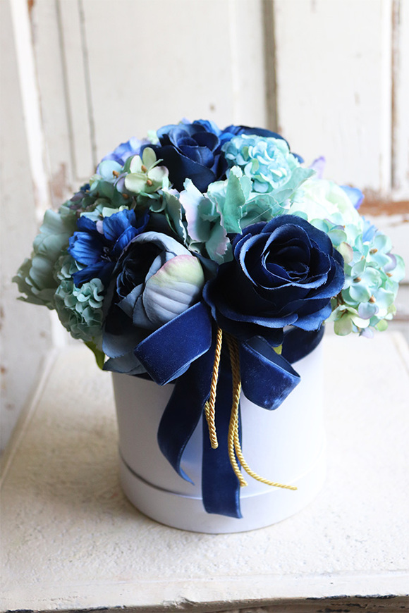 Florito Blue, flowerbox z niebieskimi kwiatami, wys.27cm 
