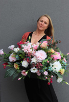 Medyta, kompozycja nagrobna w łódce