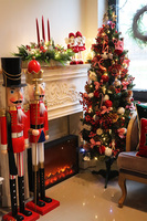 Kraina Świętego Mikołaja, choinka dekoracyjna sztuczna