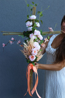 Chrisiana, dekoracja nagrobna "krzyż" z kwiatami, dł.78cm