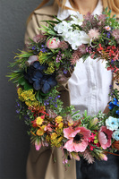 Nereta Colors, kwiatowy wianek na drzwi