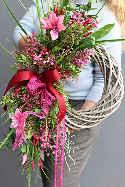 Asmetrio Deluna, kolorowy wianek na drzwi