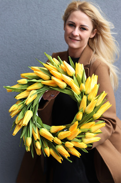 wianek z tulipanów, Witaj Wiosno Yellow 2, śr.40cm